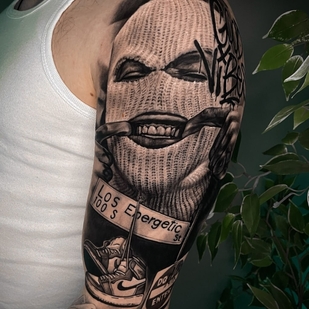 Männlich Schwarz Realismus tattoo auf Schulter #102892 | Tattoo Artist Mihail Gromovchuk / Leeahim_tattoo