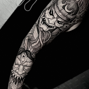 Männlich Schwarz Grafik tattoo auf Ärmel #98080 | Tattoo Artist Aleksandr Shkuratov