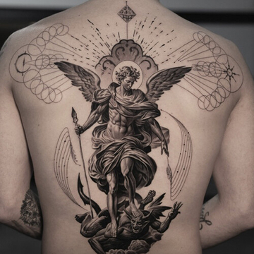 Klassische Kunst in den konzeptionellen Tattoos von Tolga Temirlenk