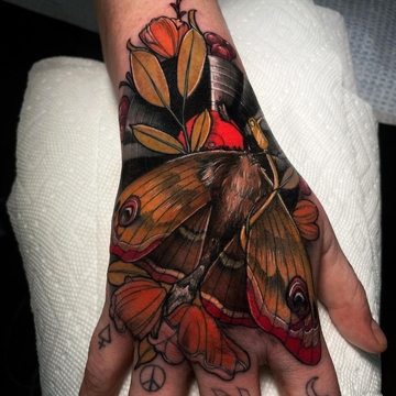 Delightful neo-traditional tattoo by Shae Motz