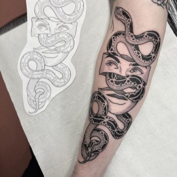 Tattoo artist Iain Sellar