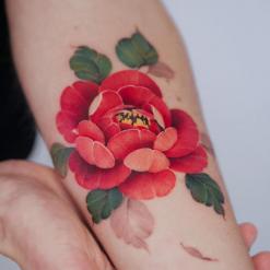 Tattoo artist Svetlana Ehrt
