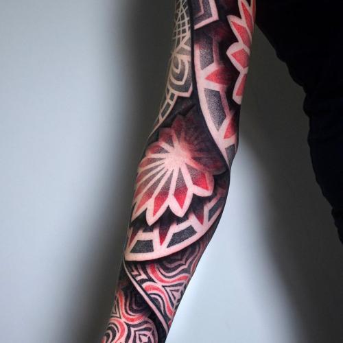 Dotwork tattoo style - The best Tattoo artists