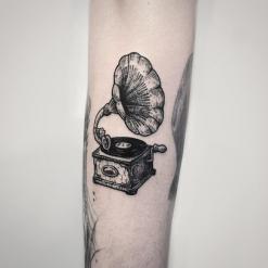 Tattoo Artist Lera Welary