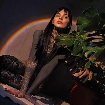 Tattoo artist Helen Hitori