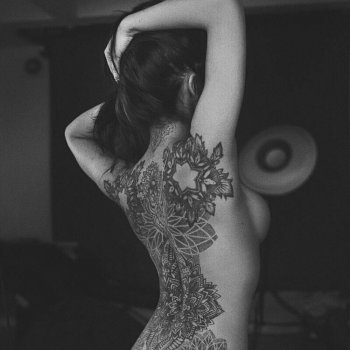 Tattoo model Violetta Daragan