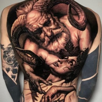 Tattoo artist Alessandro Covallero