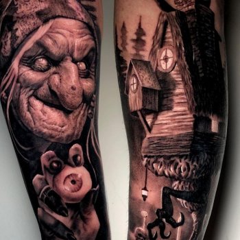 Tattoo artist Simone Covallero