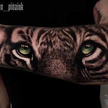 Tattoo artist Stefan Stojkovic