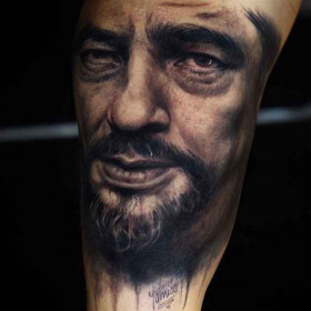 Tattoo artist Yomico Moreno