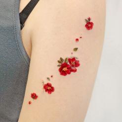 Tattoo artist Songe