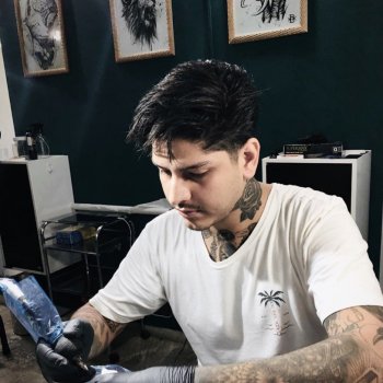 Tattoo artist Bruno Almeida