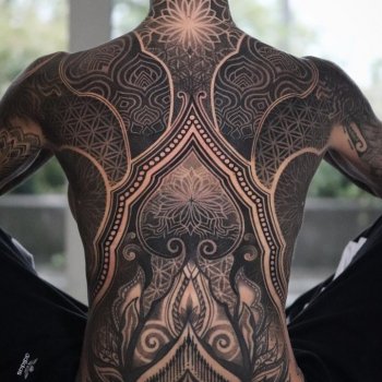 Tattoo artist Abián LaMotta