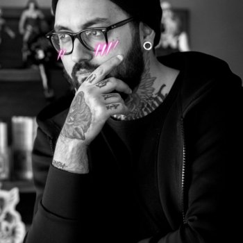 Tattoo artist Vadik Nevadik