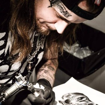 Tattoo artist Martin Sjöberg