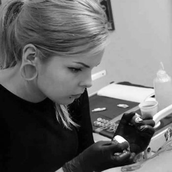 Tattoo artist Sandra Daukshta
