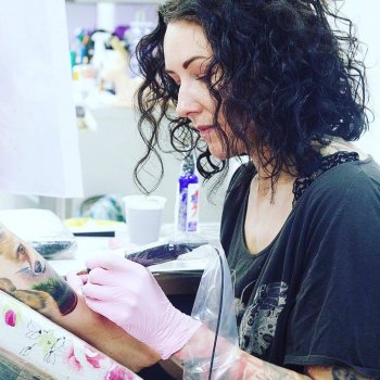 Tattoo artist Lianne Moule