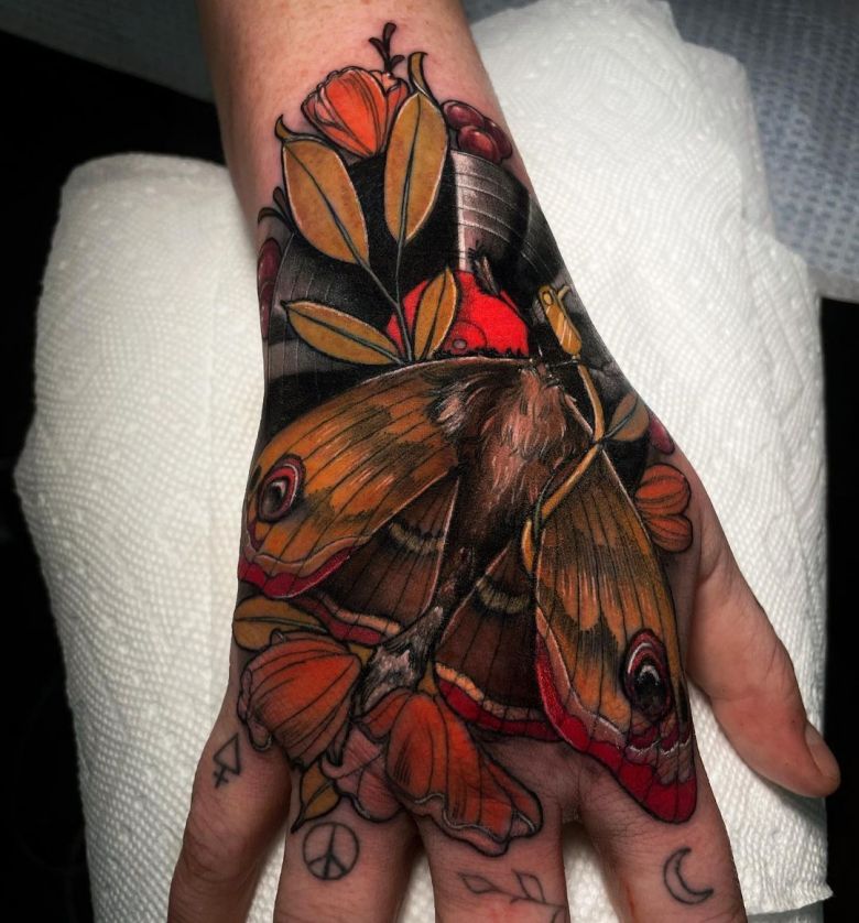 Delightful neo-traditional tattoo by Shae Motz
