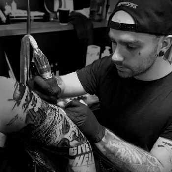 Tattoo artist Rob Richardson