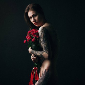 Tattoo model Lia