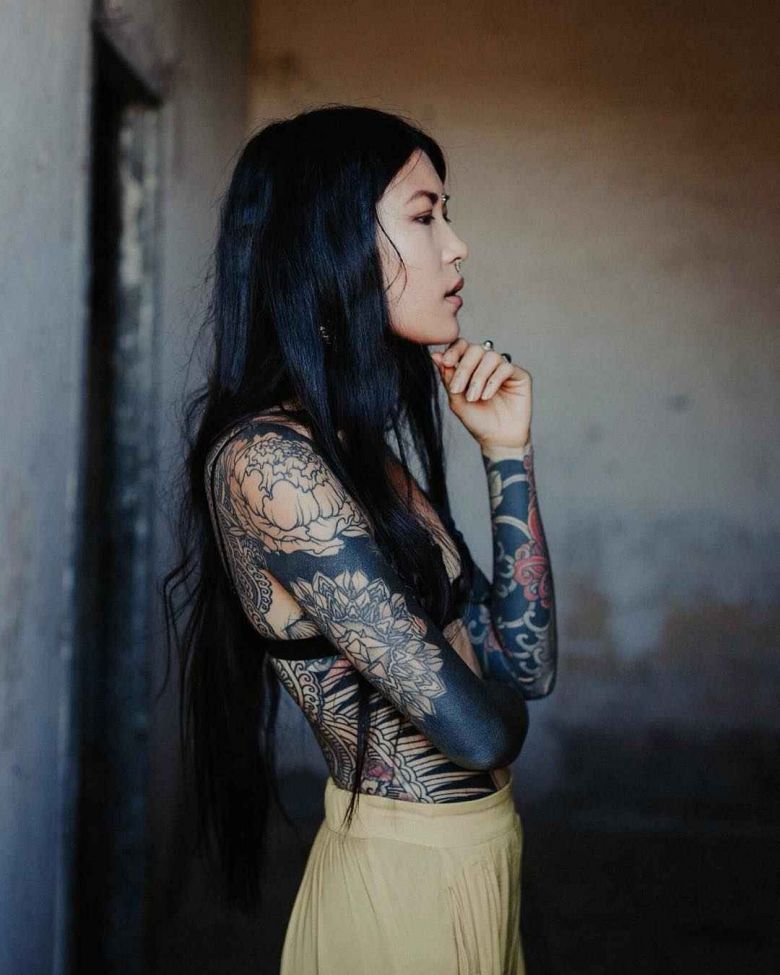Tattoo model Anh Wisle, alternative photo model, tattooed girl | France