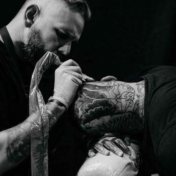Tattoo artist Bartosz Panas