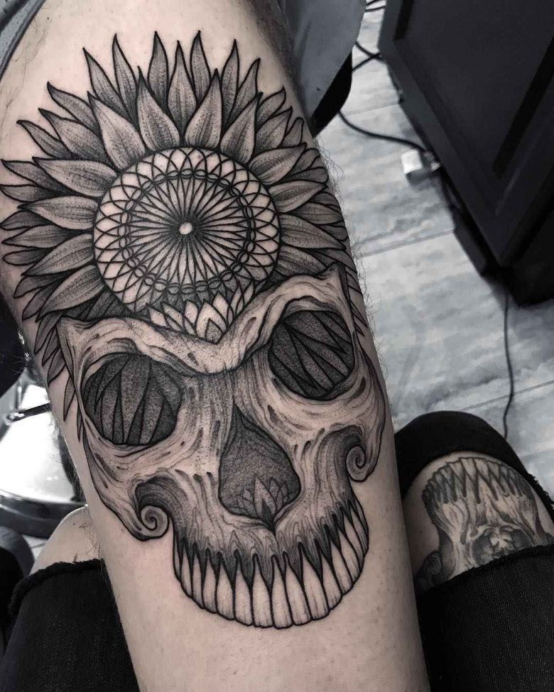 Tattoo artist Sasha Masiuk