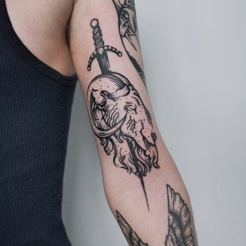 Tattoo artist myrkur_tattoo