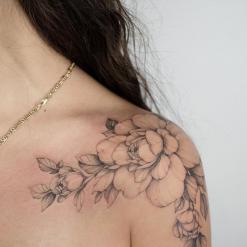 Tattoo Artist Yarina Tereshchenko