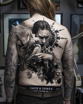 Tattoo artist Adrian Lindell