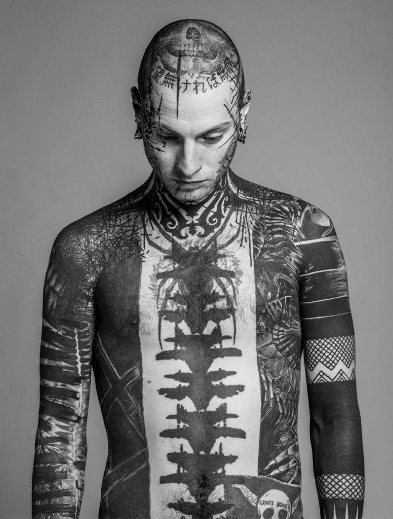 Tattoo artist Yonah Krank, expressive authors style blackwork tattoo, ornamental and biomechanical | Ghent, Belgium