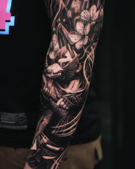 Realism and Reverie: Sumok's Tattoo Artistry Unveiled