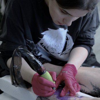 Tattoo artist Anastasia Toivola