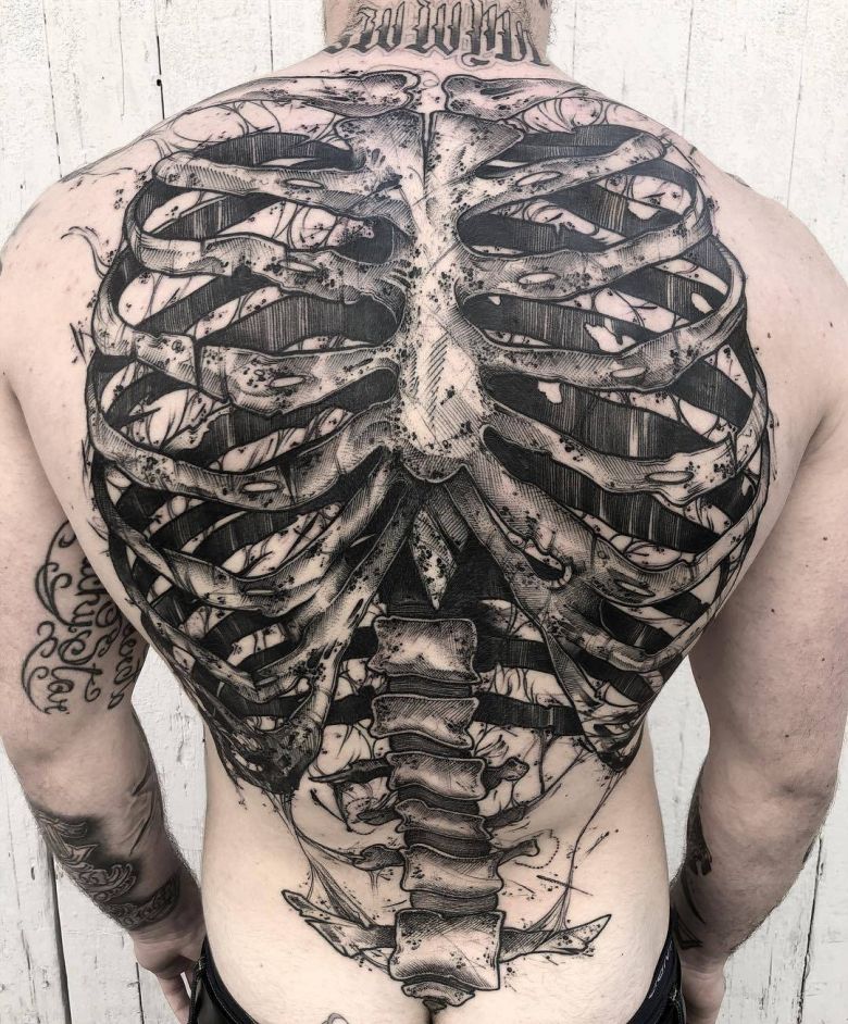 Tattoo artist Kévin Plane, black sketch tattoo | France