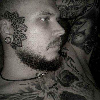Tattoo artist Виктор Павлюченко