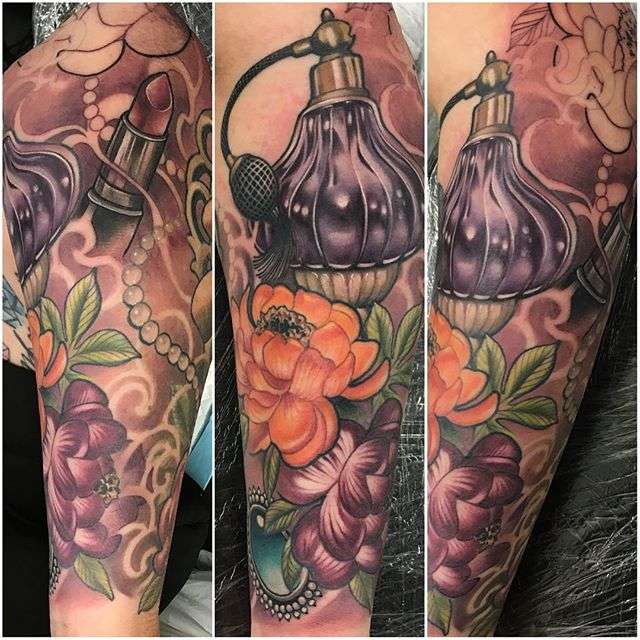 Tattoo artist Makkala Rose color neotraditional tattoo