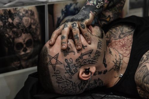 The Real Pros and Cons of Face and Body Tattoos  TatRing