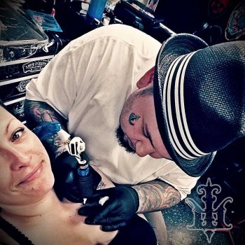 Tattoo artist Jon Leighton