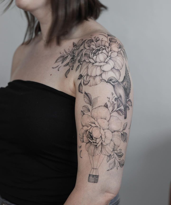 Blossoming Beauty: Sofia Lanbina's Artistic Odyssey in Fineline Nature Tattoos