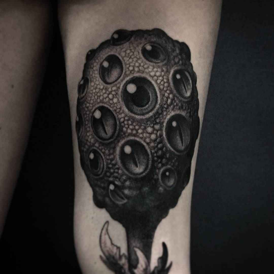 тату мастер Дени Актемиров черно-белые авторские татуировки | tattoo artist Deni Aktemirov black&grey realistic authors tattoo