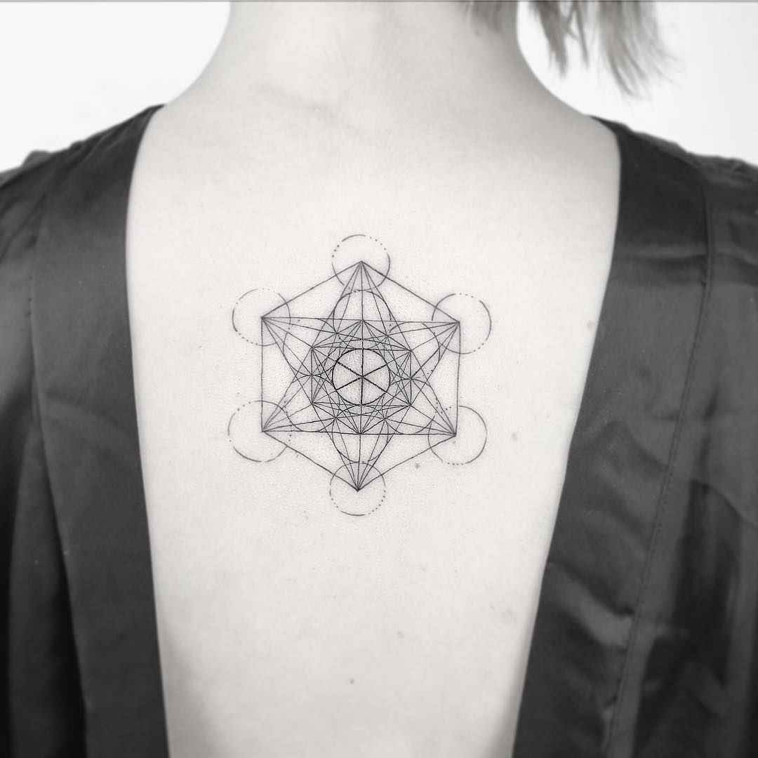 Tattoo artist Iosep authors black minimalistic tattoo, graphic, linework | Hamburg, Germany