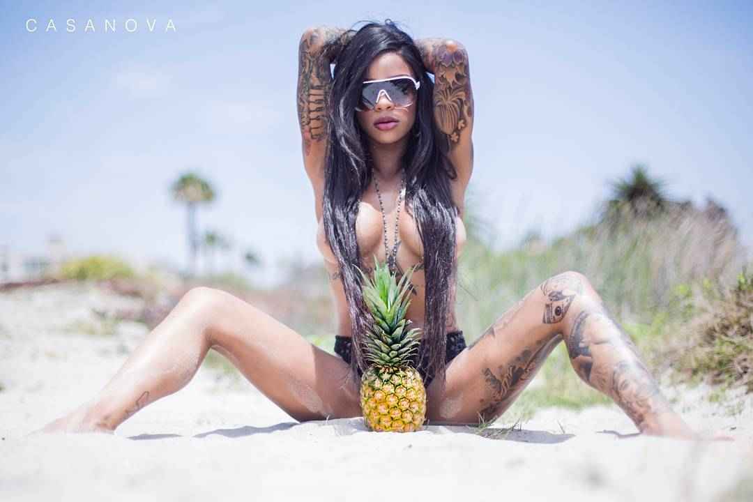 Alternative tattoo model Shawna Grenshaw | Тату-модель Shawna Grenshaw