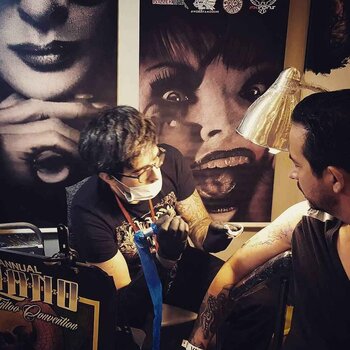 Tattoo artist Thomas Carli jarlier