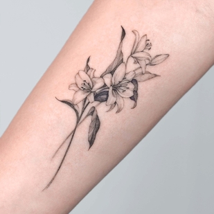 Female Black Botanical tattoo on Forearm #51594 | Tattoo Artist Zee