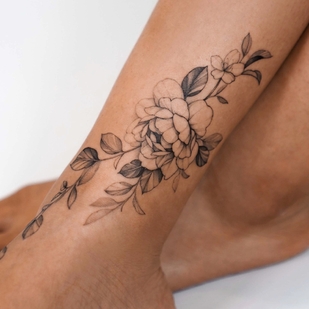 Female Black Botanical tattoo on Leg #51601 | Tattoo Artist Zee