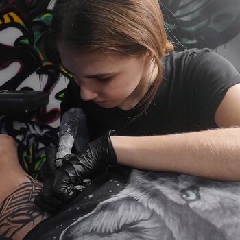 Tattoo artist Nastya Martemyanova