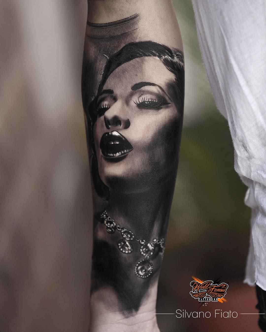 Tattoo artist Silvano Fiato black and grey realistic tattoo