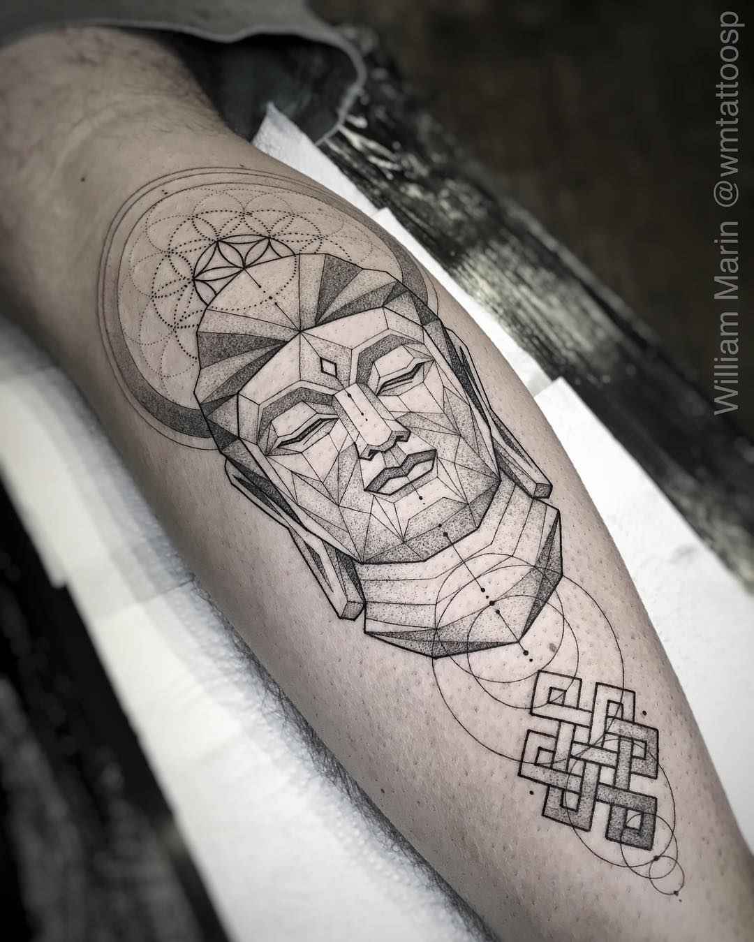 Tattoo artist William Marin thin black tattoo , graphic, linework, minimalism | Brazil
