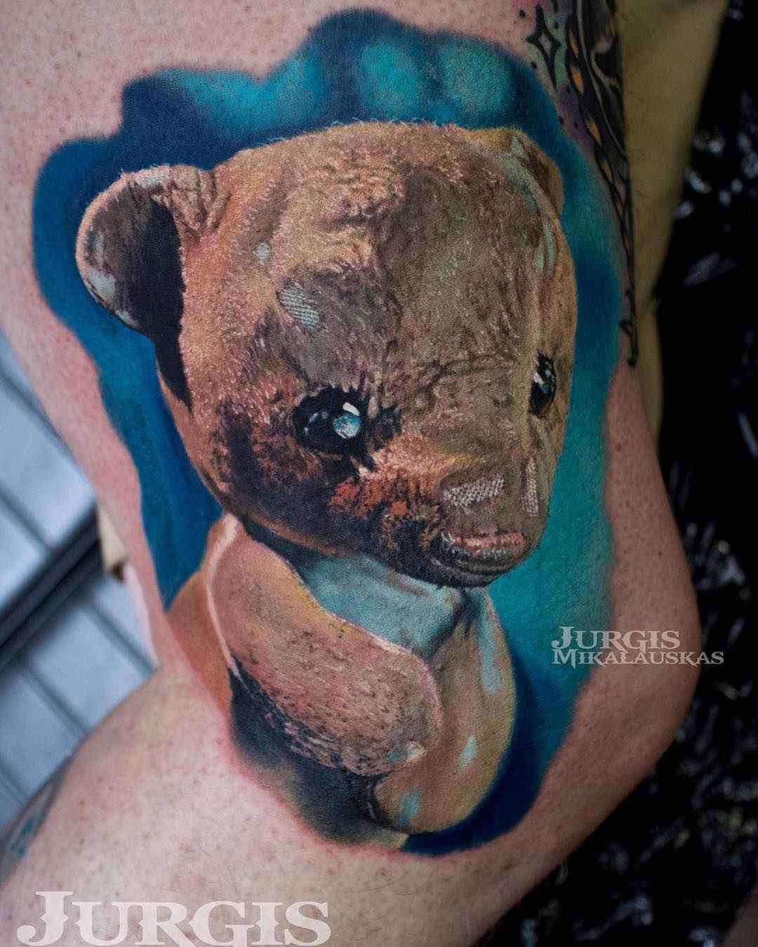 Tattoo artist Jurgis Mikalauskas - detailed color and black&grey portrait tattoo realism | UK