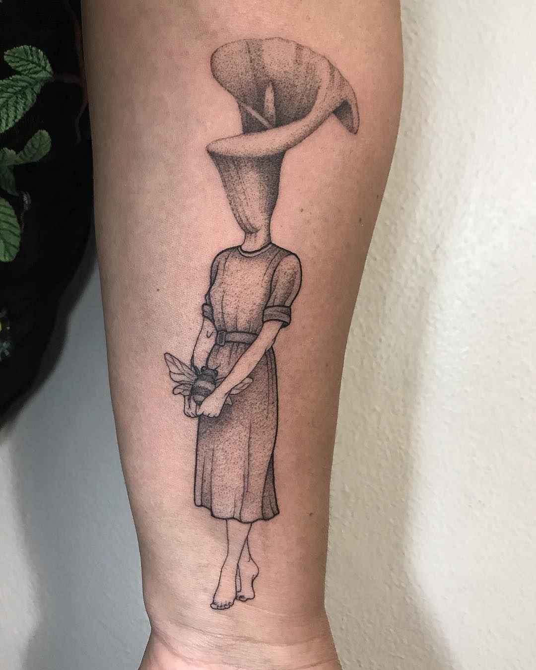 Tattoo艺术家Anna Neudecker创作黑色超现实主义纹身，线条艺术，极简主义 | 意大利米兰